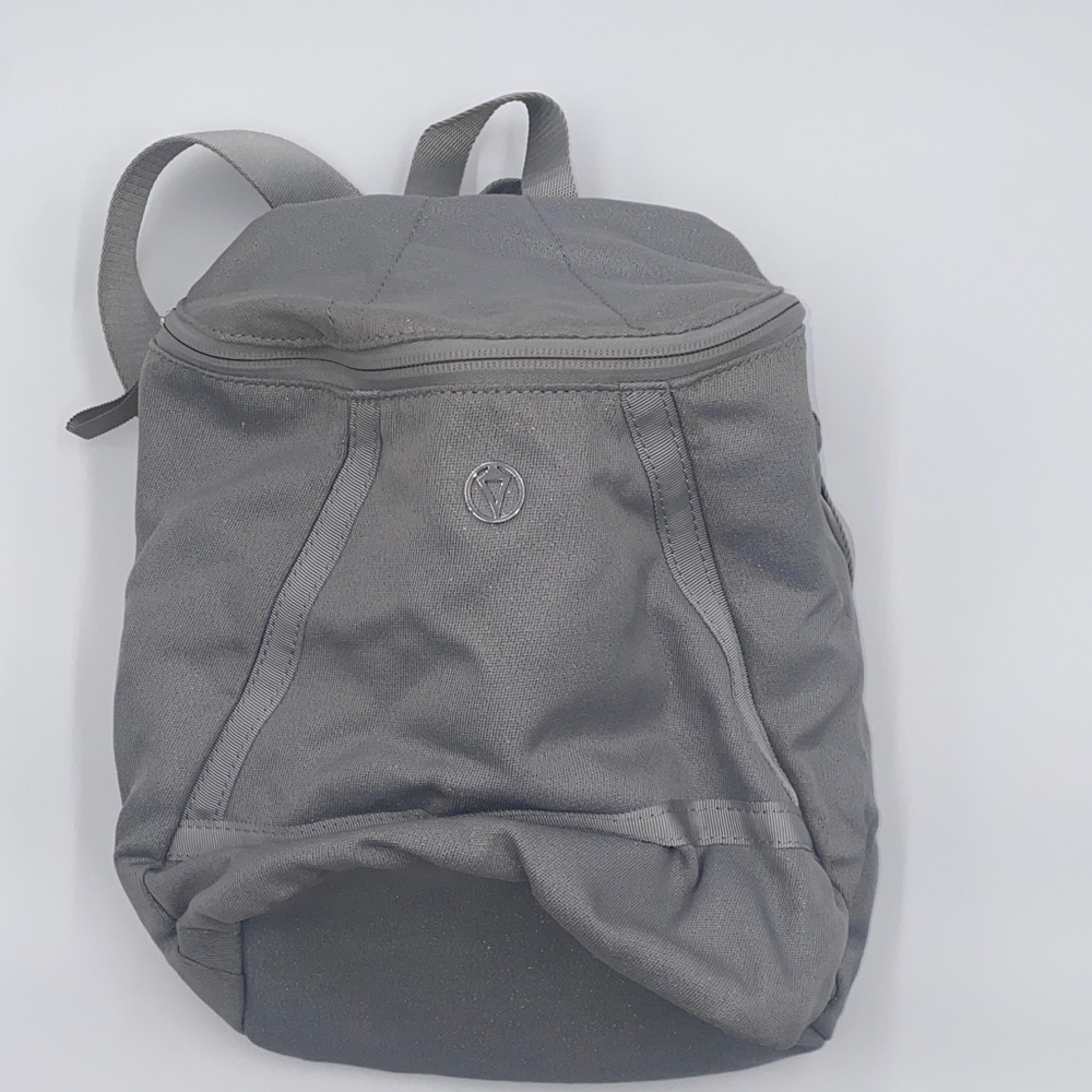 Ivivva Gray Sparkle mini Backpack EUC